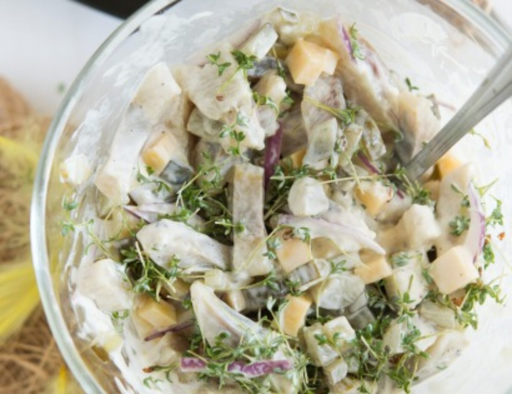 Salade de harengs à la sauce aigre-douce