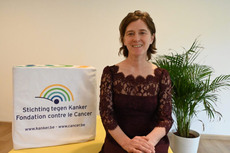 Suzanne Gabriels, experte en prévention du tabagisme à la Fondation contre le Cancer, récompensée par l’Organisation mondiale de la Santé reçoit le “prix de la Journée mondiale sans tabac ”.