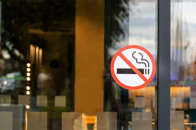 Commerce illicite de cigarettes : l’industrie joue les victimes